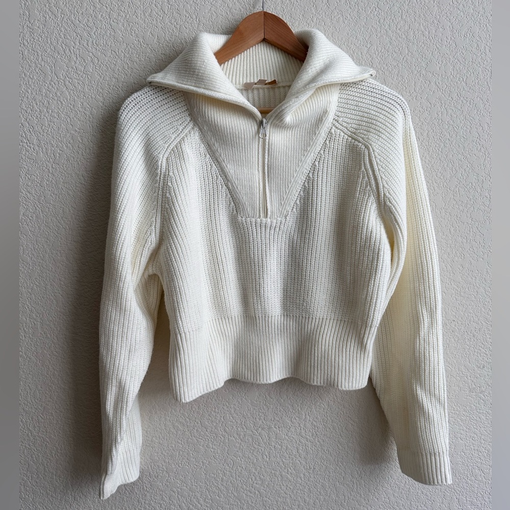 WAYF Cropped Sweater Size Medium